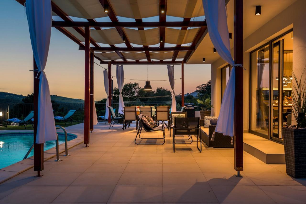 Villa Lucatoni - Heated Pool Шибеник Экстерьер фото